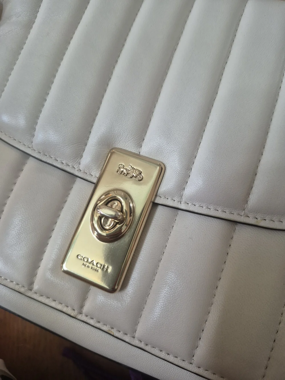 COACH -Shoulder Bag with Gold Chain - White
